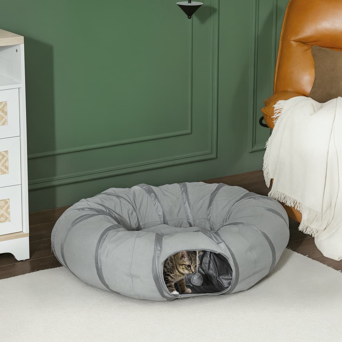 Pawhut Tunnel per gatti con letto e cuscino, pieghevole, con fori per palline e porticina, Ø 90 x 27 cm grigio   Aosom Italy