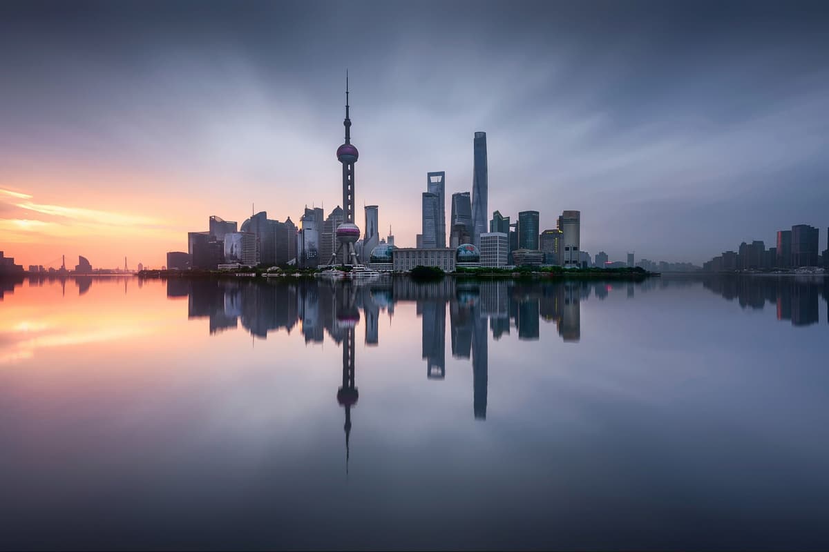 Fototapete PAPERMOON "Photo-Art JESUS M GARCIA, GUTEN MORGEN SHANGHAI", bunt, B:3m L:2,23m, Vlies, Tapeten, Fototapete