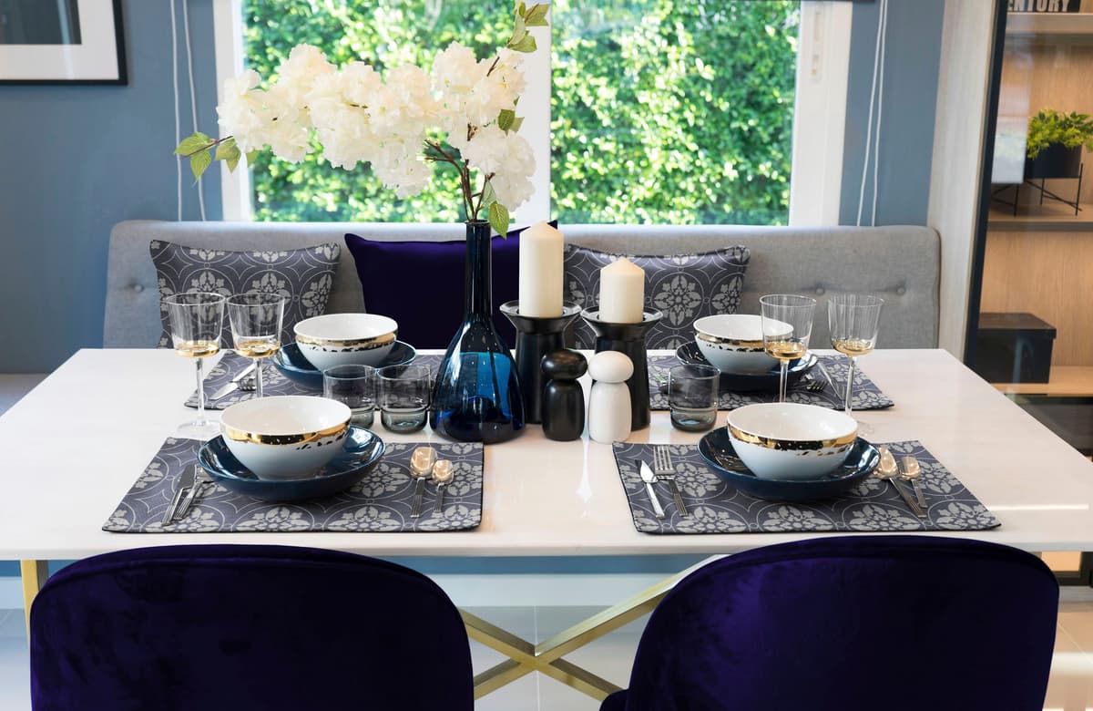 Platzset ADAM "Romantic Puligny" Gr. 1, blau (dunkelblau), B:40cm L:50cm, Obermaterial: 100% Baumwolle, Platzsets, Platzset, GOTS organic,zertifiziert durch CERES 0242,Made in Germany dunkelblau B/L: 40cm x 50cm, 2 Stk., Bio-Baumwolle, rechteckig