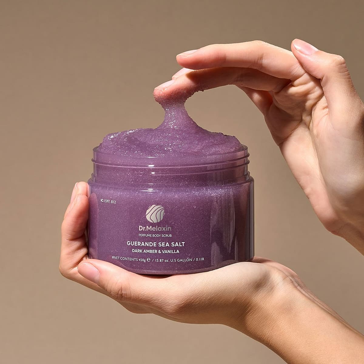 Dr. Melaxin DR.MELAXIN Dark Amber & Vanilla Guerande Sea Salt Body Scrub 450g