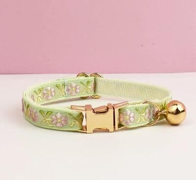 Uplifted Finds Petal Plush Personalized Safety Collar & Leash Set cat Collar 02 l