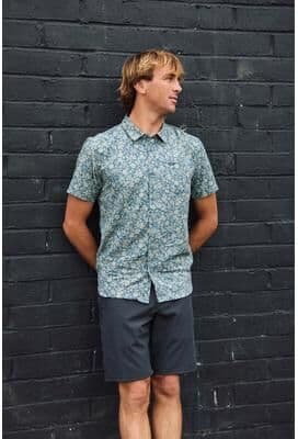 O'Neill s Oasis Standard Fit Shirt in Dark Slate, Size Small, Rayon