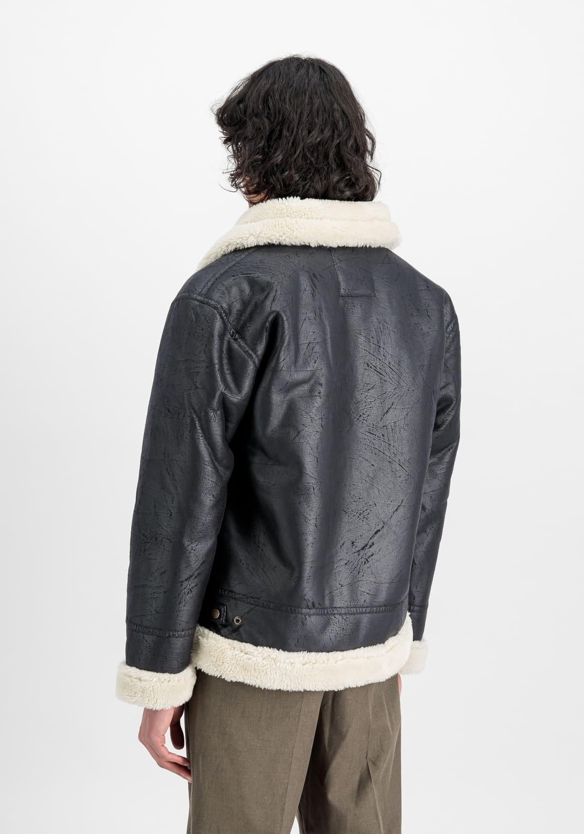 Lederjacke ALPHA INDUSTRIES "B-3 Faux Leather", Herren, Gr. L, schwarz, Obermaterial: 100% Polyester, Kunstfell: 100% Polyester, Jacken Lederjacke schwarz L