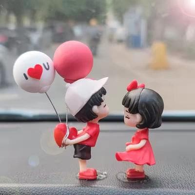 Inspired Living Loving Drive Couple Car Dashboard Figurine Cute Cartoon Kiss Ornament For Couples & Car Interior Decor decoration Balloons