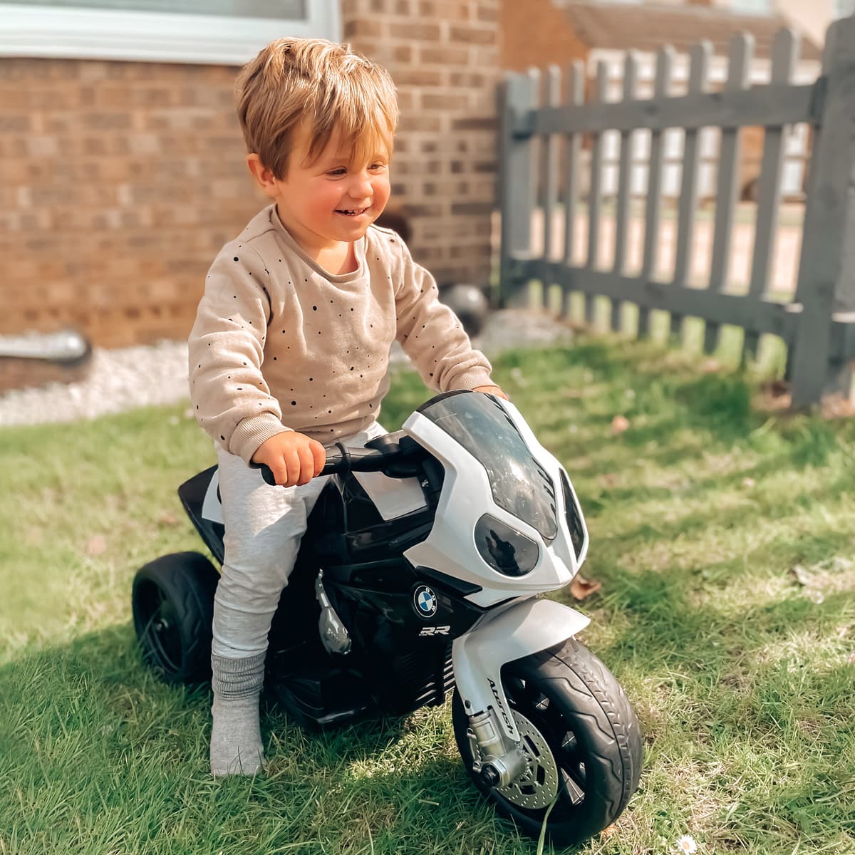 Altro Moto Elettrica Per Bambini Max. 20kg Con Licenza Bmw, Macchina Elettrica Con 3 Ruote, Batteria Ricaricabile 6v, Bianco Nera, 66x37x44cm