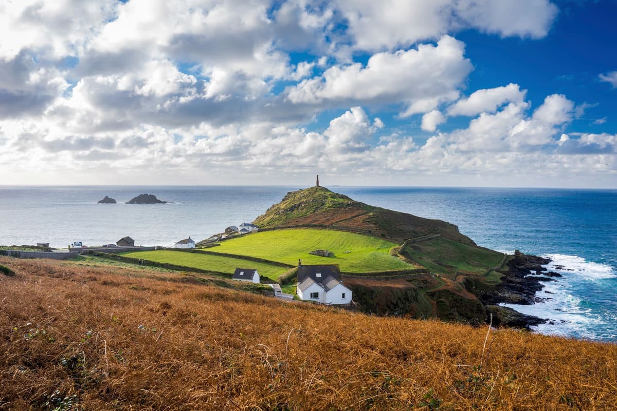 Fototapete PAPERMOON "LEUCHTTURM-KAP CORNWALL WIESE MEER OZEAN KÜSTE STRAND", bunt, B:2,5m L:1,86m, Vlies, Tapeten