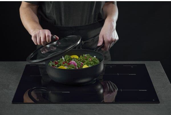 Scanpan Pro Sb+ Dyb Sauterpande Med Glaslåg, 26 Cm