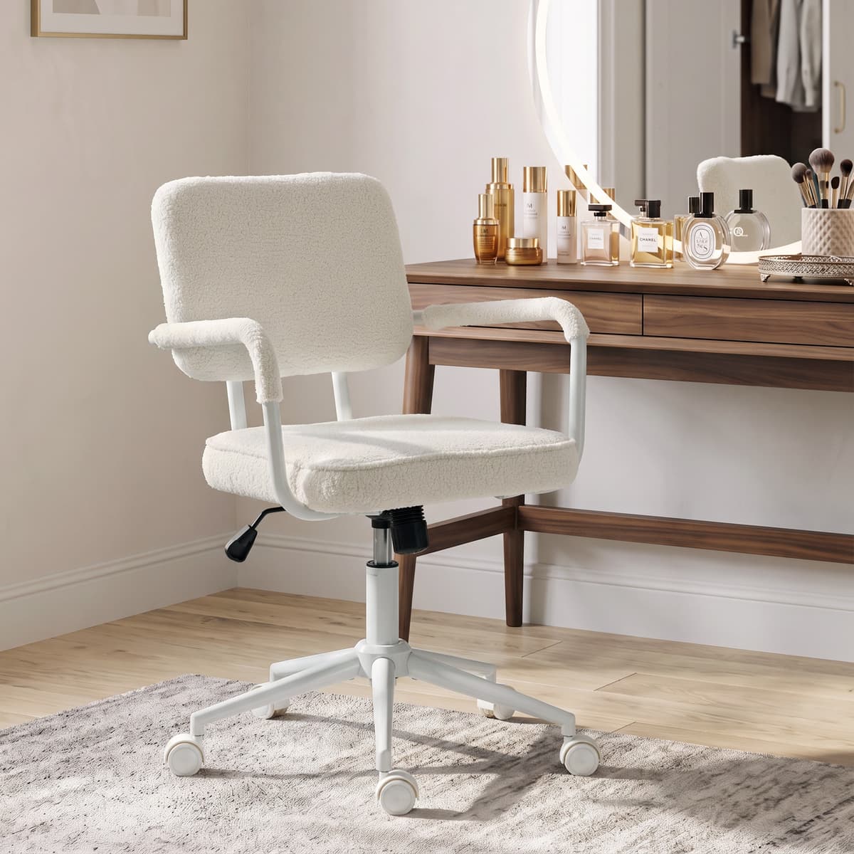 Homcom Sedia da ufficio girevole in sherpa, oscillante e regolabile in altezza, bianco crema   Aosom Italy