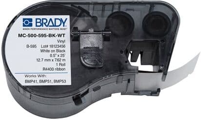 Brady MC-500-595-BK-WT fita de vinil branco sobre preto 12,7 mm x 7,62 m