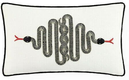 Jonathan Adler Snake kudde vit