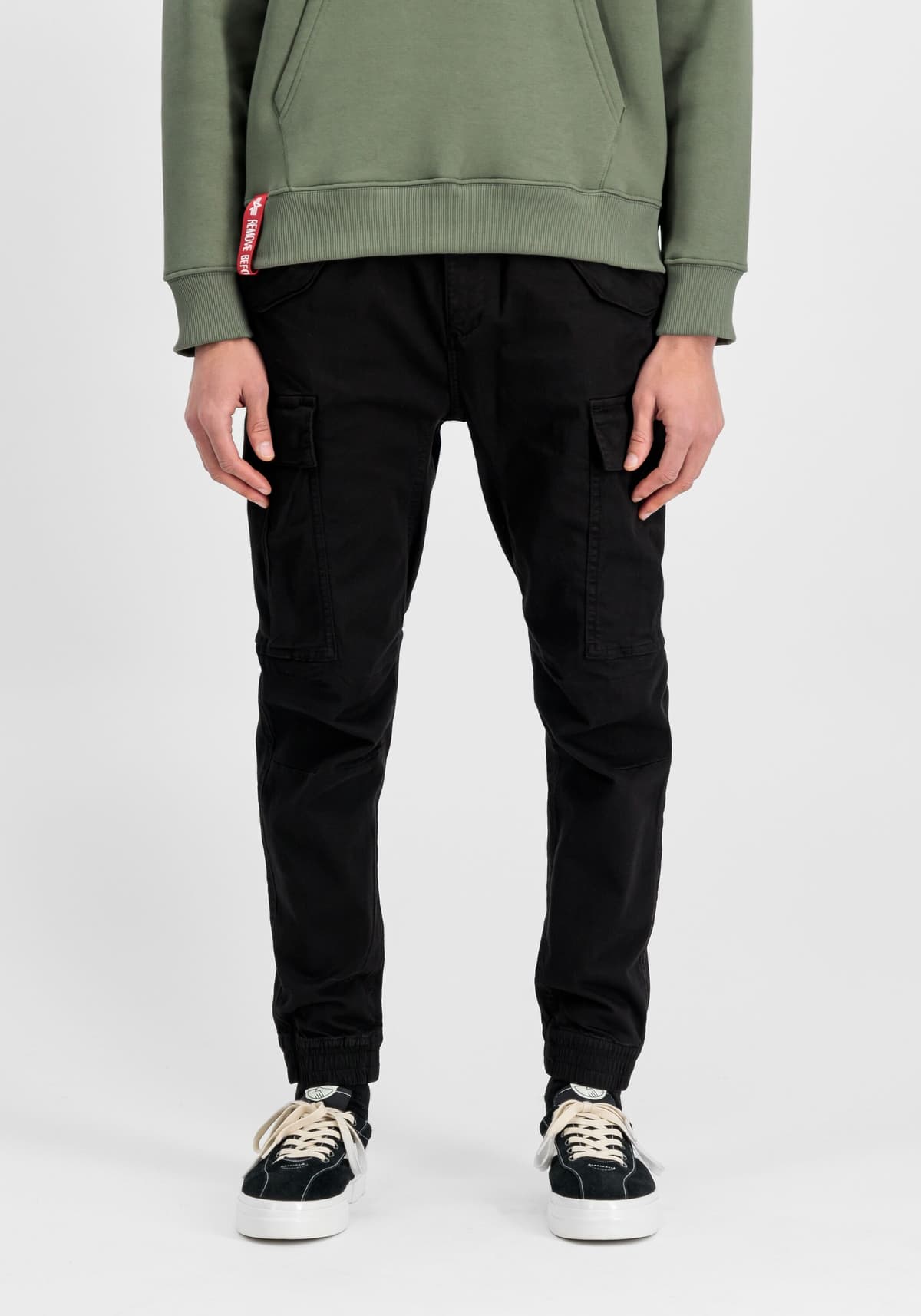 Cargohose ALPHA INDUSTRIES "Airman Pant", Herren, Gr. 32, Normalgrössen, schwarz, Obermaterial: 98% Baumwolle, 2% Elastan. Futter: 100% Baumwolle, Hosen Cargohose schwarz 32, Normalgrössen