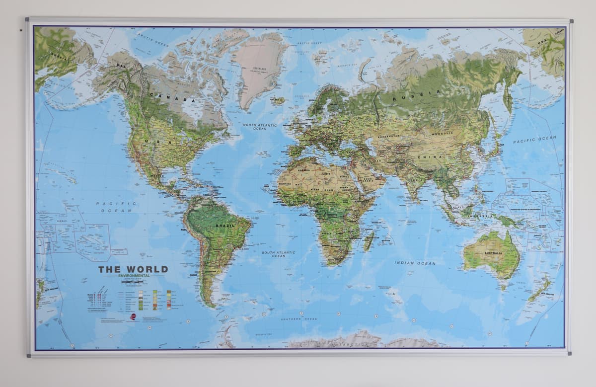 Panneau épinglable (en anglais) - Monde environnemental - 198 x 123 cm   Maps International
