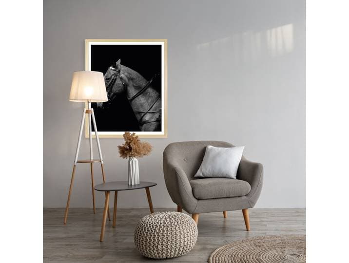 Bild mit Rahmen QUEENCE Pferd, Pferdeprofil , schwarz (farbe rahmen: beige, farbe bild(er): grau), B:30cm H:40cm T:1,5cm, Acrylglas, Holzrahmen, Bilder, Bild mit Rahmen, HD Premium Poster-Druck inkl. Echtholzrahmen in beige