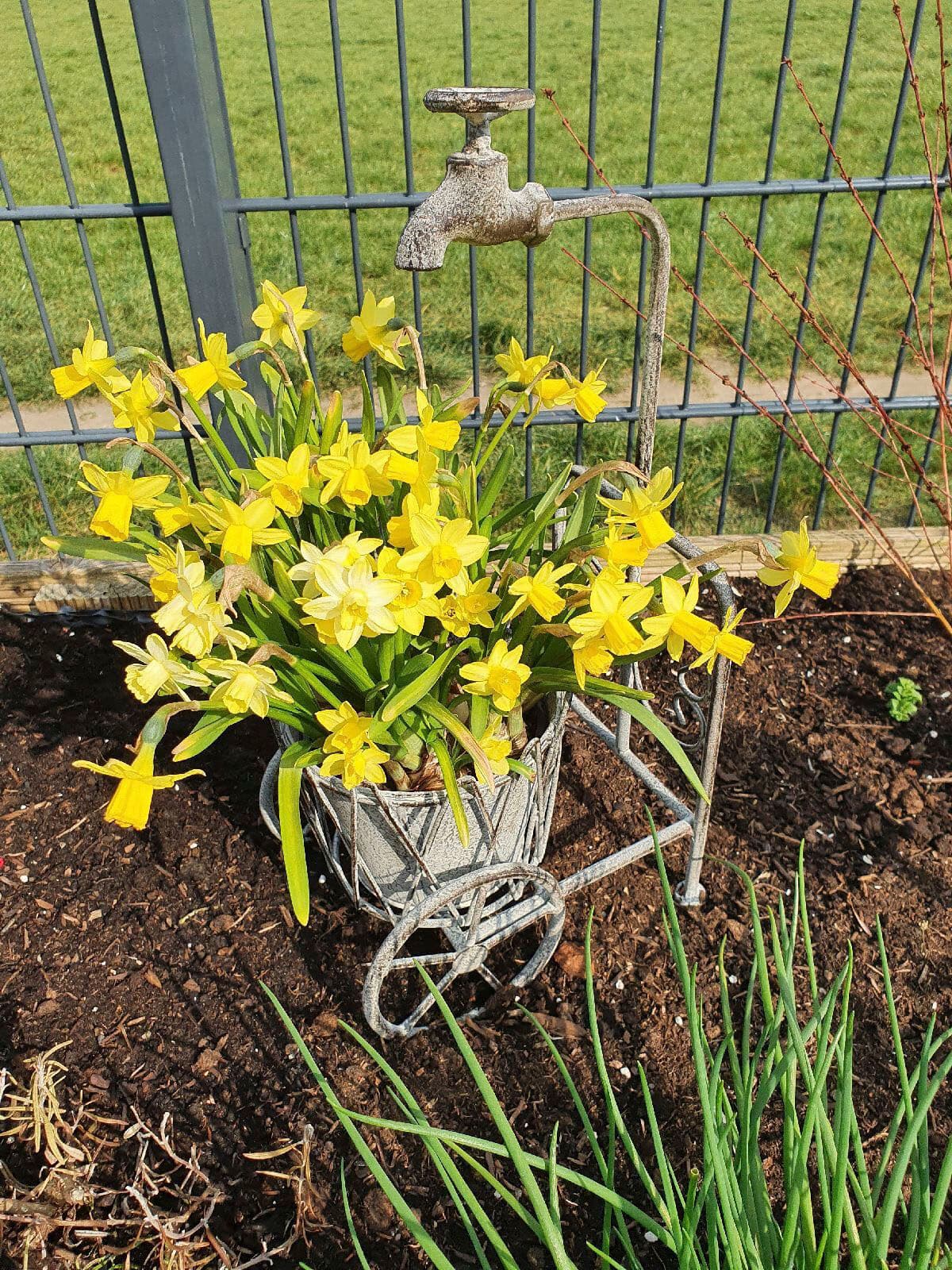 Blumenhocker AMBIENTE HAUS, grau, B:18cm H:48cm T:25cm, Hocker, Blumenhocker, für Innen- und Außenbereich
