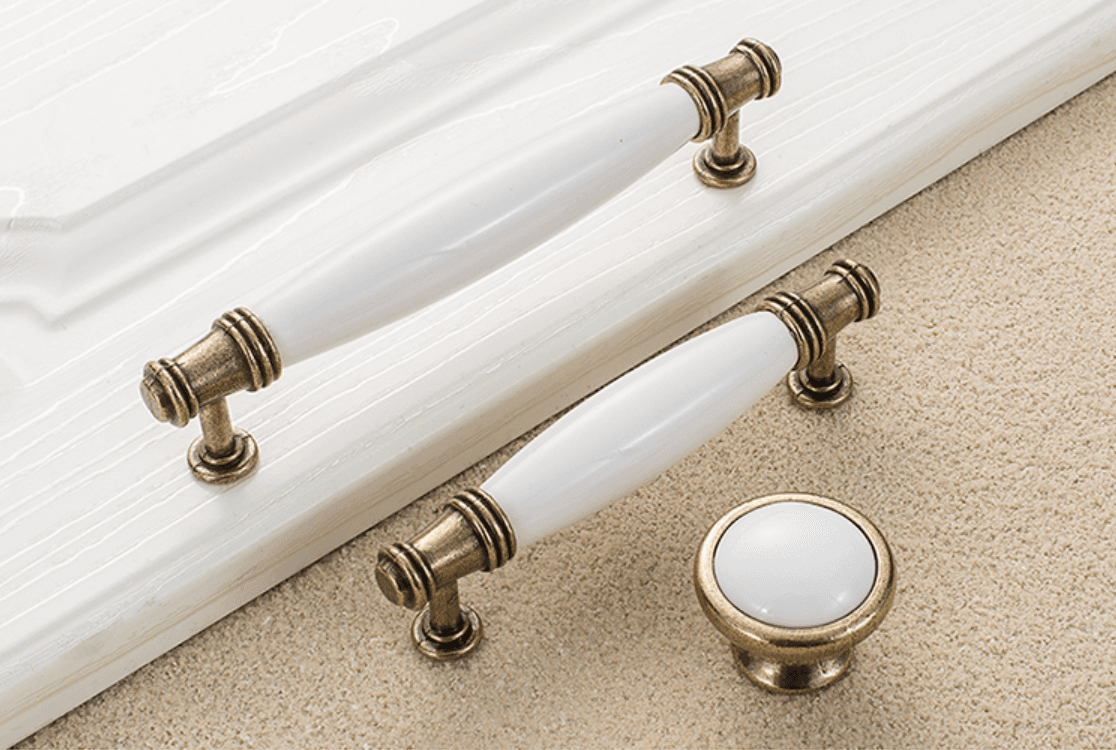 Herligt Hjemme Håndtag, Metal/keramik "Elsa" 96 Mm, 128 Mm Og Knop 37 Mm – Nuppi 34mm