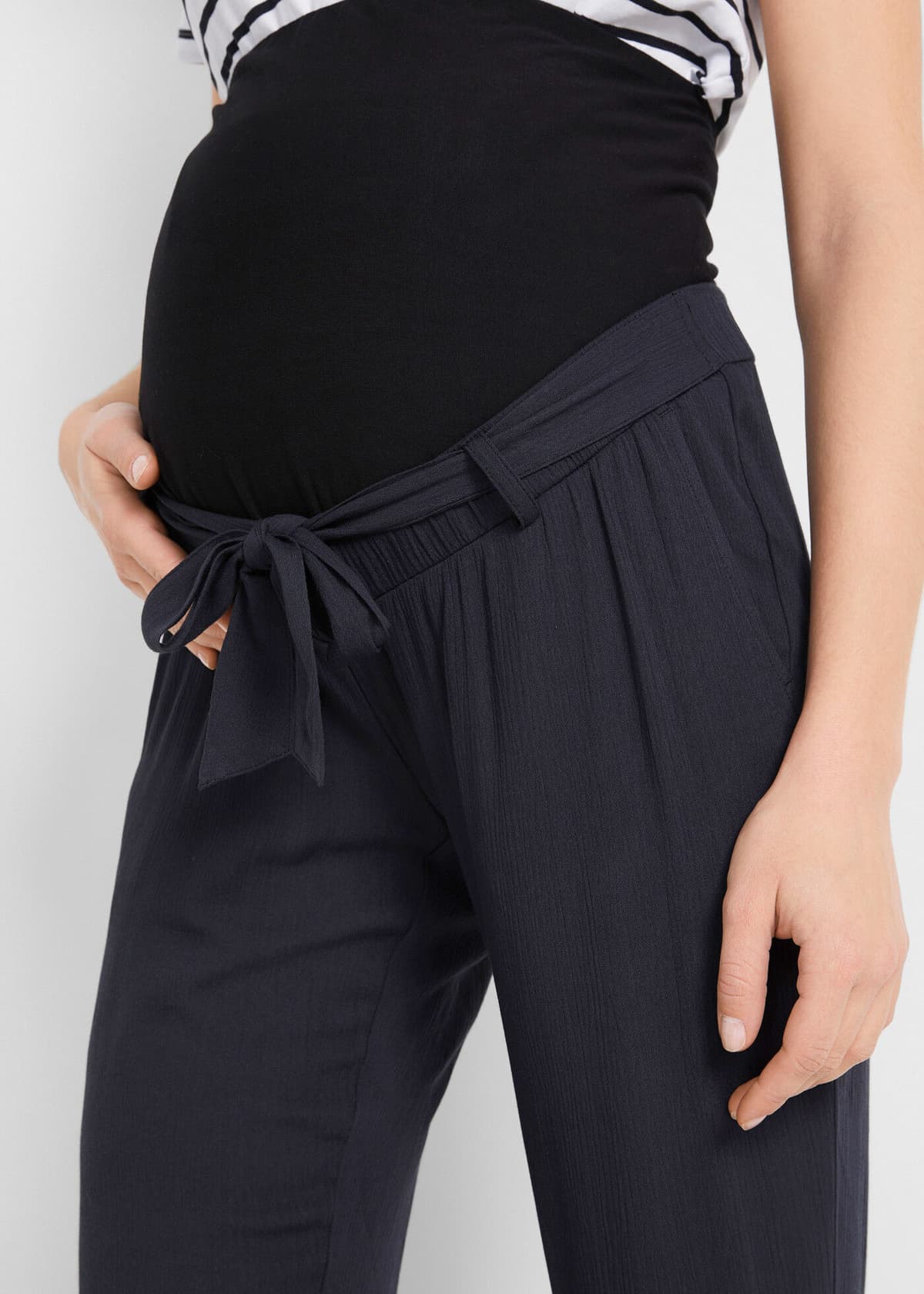 Umstandshose BONPRIX, Damen, Gr. 34, N-Gr, grau (schwarz), Obermaterial: 100% Viskose. Einsatz: 95% Baumwolle, 5% Elasthan, loose fit, Hosen Umstandshose, aus Viskose Crêpe, elastischer Bund mit Bindeband, lockere Passform schwarz 34, N-Gr