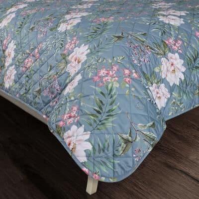 J. Queen New York Savannah Blue Quilt Set