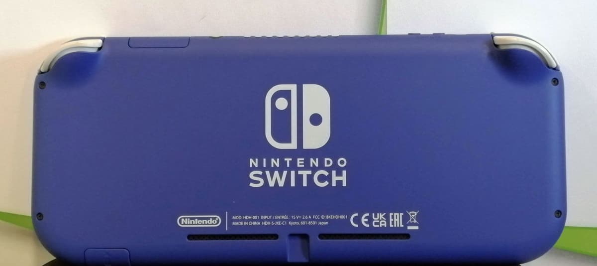 Nintendo Switch Lite Pelikonsoli Violetti (Käytetty)