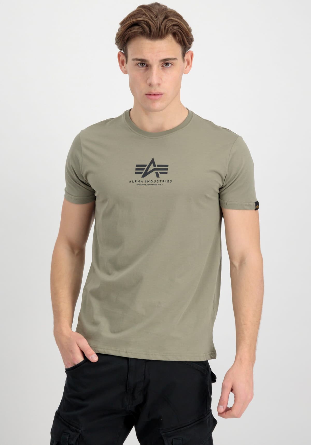 Rundhalsshirt ALPHA INDUSTRIES "Basic T ML", Herren, Gr. M, grün (olive), Single Jersey, Obermaterial: 100% Baumwolle, bedruckt, normal normal, Rundhals, gerader Abschluss, Shirts Rundhalsshirt, Baumwolle, regular fit olive M