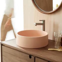 Marta – Rundes Waschbecken aus Beton in der Farbe Blush, ∅ 39 cm