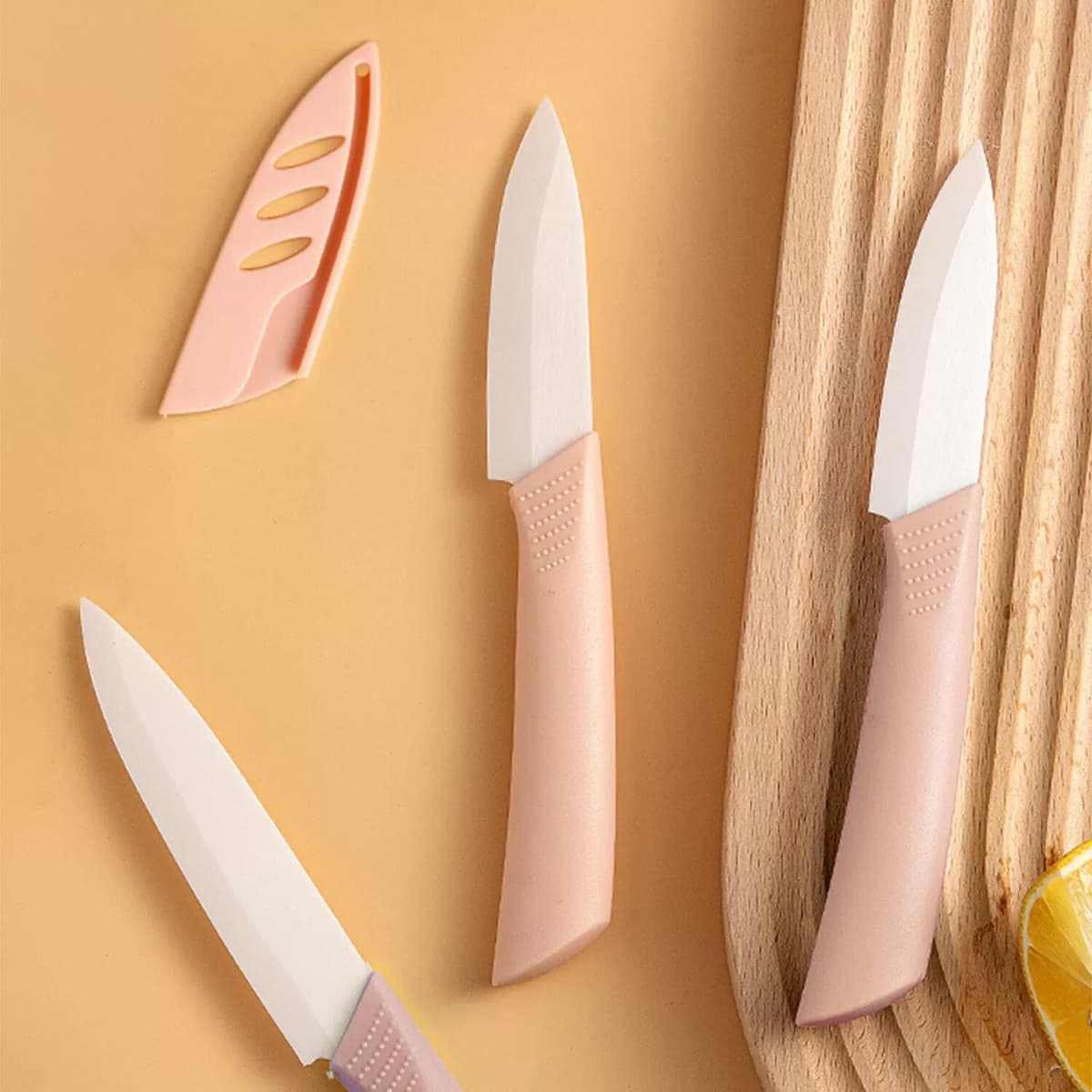 INF Couteau à fruits en céramique rose, lame ultra-affûtée et manche ergonomique S