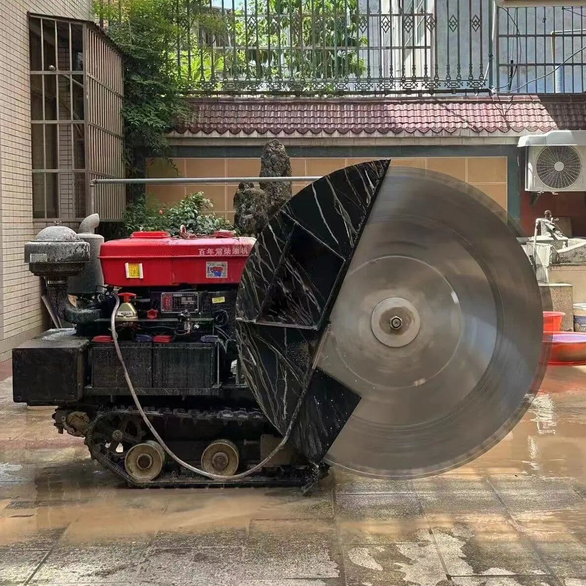 NONE Asphalt Road Cutting Machine with 1000mm Diamond Blade Concrete Wall and Floor Cutting 35P Diesel Road Cutter