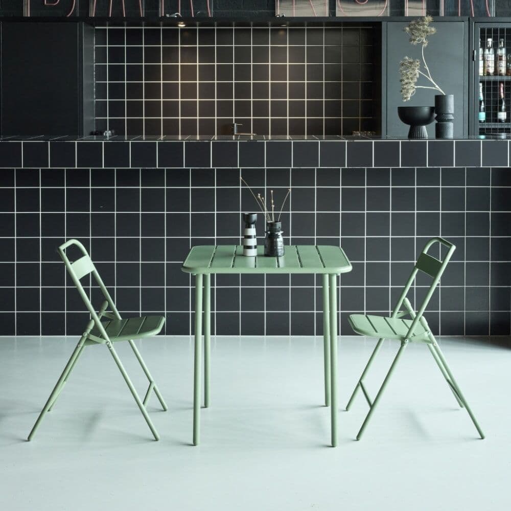 sweeek Set mesa de jardín bistró de acero con 2 sillas plegables, 70cm, verde
