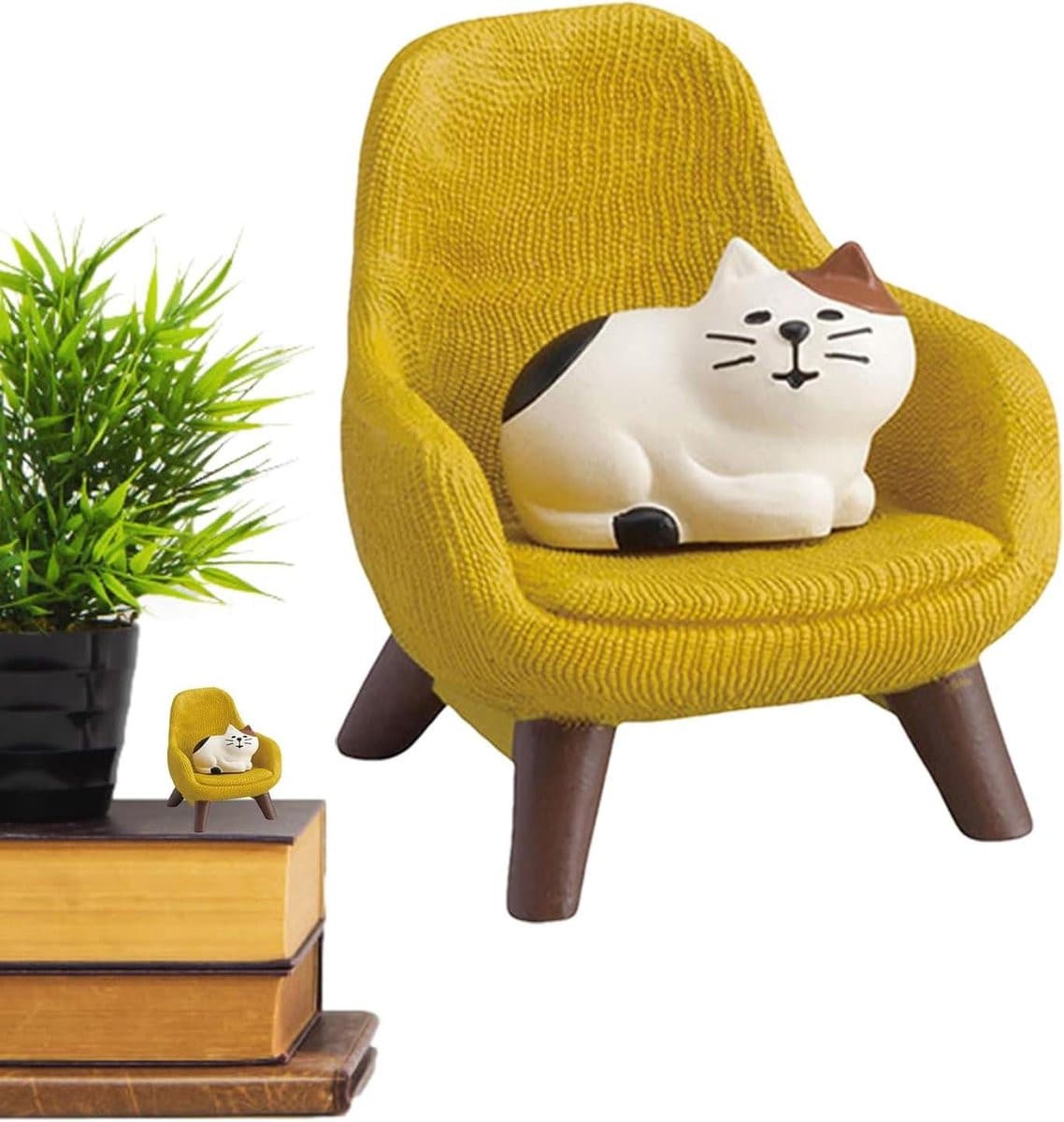 Geel Mini Kat Beeldje met Sofa - Decoratief Dieren Miniatuur - Hoogte: 4,3 cm