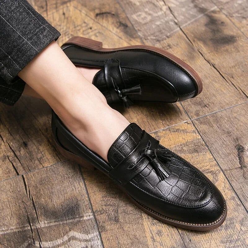 PHERON 2025 Leather casual shoes men loafers Luxury Band Slip on male dress shoes leisure style good Wear-resistant sole big size 38-47