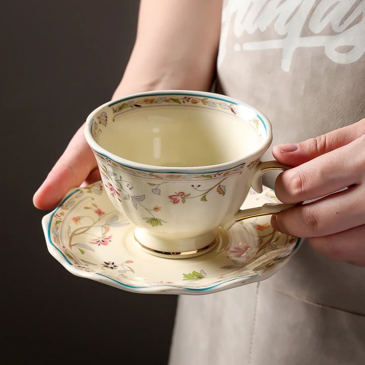 NONE European Gold Rim flower coffee cup saucer retro pastoral rattan ceramic cup saucer Light luxury lace afternoon tea cup saucer