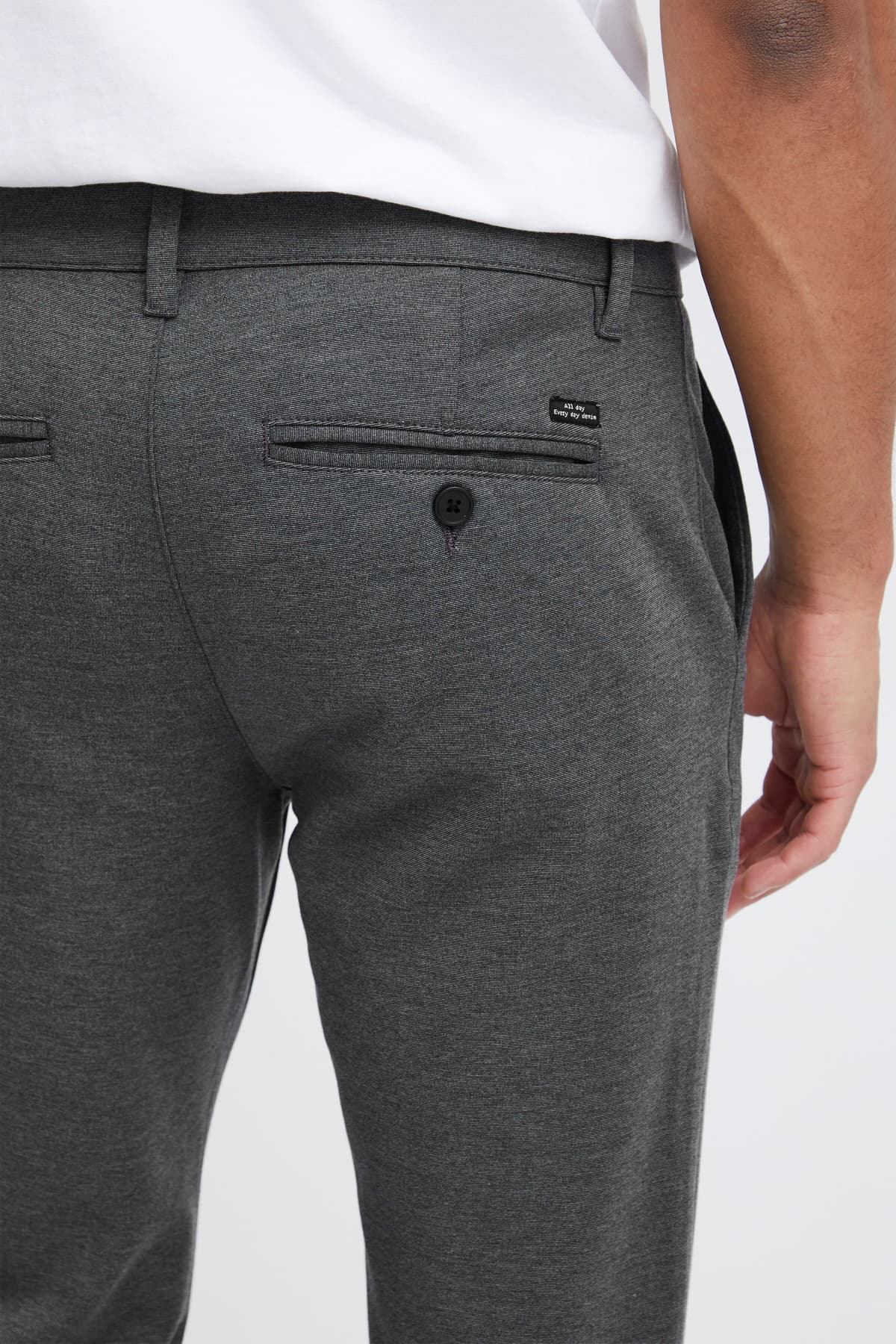 Chinos BLEND "BHLangford pants", Herren, Gr. 29, Länge 32, grau (charcoal mix), Web, Obermaterial: 64% Viskose, 31% Polyester, 5% Elasthan, unifarben, regular fit normal, Hosen Chinos, Regular Fit, mit Reissverschluss und 1-Knopf-Verschluss, pflegeleicht 