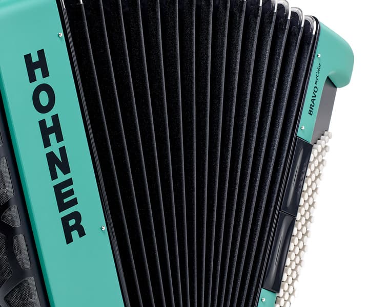 Hohner Bravo III 72 myColor Wind Turquoise