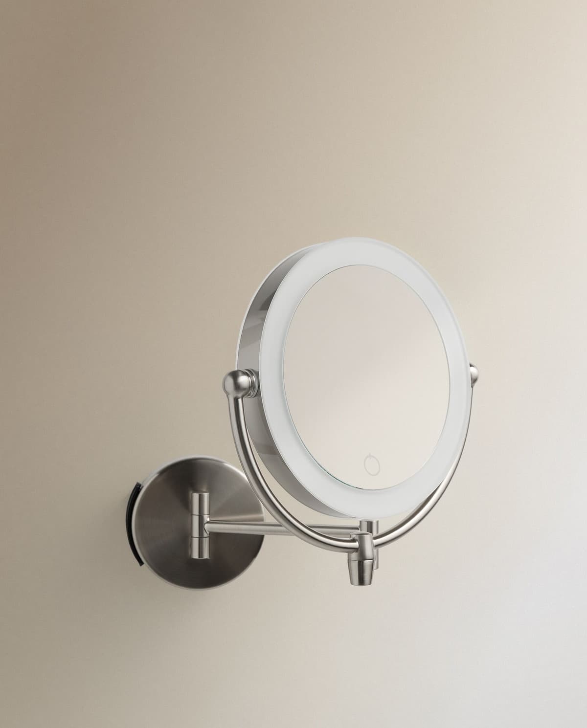 El Corte Inglés Espejo cosmético de pared con aumento x7 y luz LED Baris . Acero mate