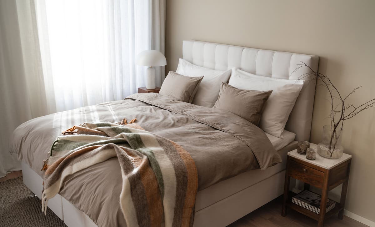 SoffaDirekt Värmdö Premium Kontinentalsäng 140x200 Beige