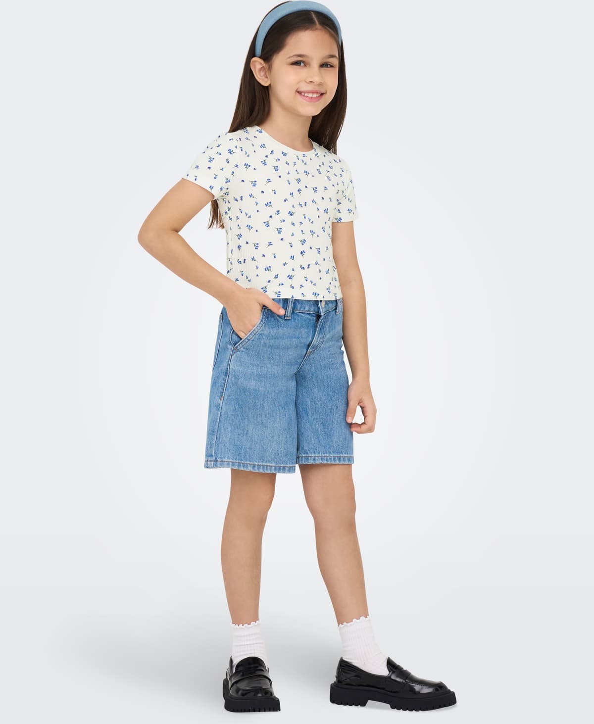 T-Shirt KIDS ONLY "KOGBELLA LIFE SHORT AOP S/S TOP JRS NOOS", Mädchen, Gr. 134/140, weiss (mazarine blau detail:weiß background), Feinripp, Obermaterial: 95% Baumwolle, 5% Elasthan, Minimalmuster, bedruckt, figurbetont taillenbedeckt, Rundhals, Shirts T-S
