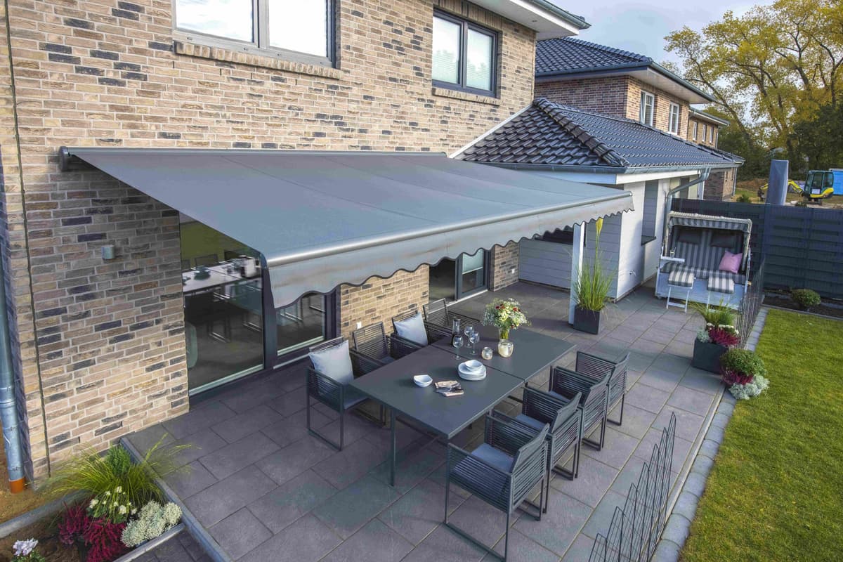 Halbkassettenmarkise KONIFERA "SUN LED", grau, B:300cm, Aluminium, Polyester, Stahl, Markisen, Halbkassettenmarkise, mit Funkmotor und LED-Stripes, verschiedene Größen und Farben