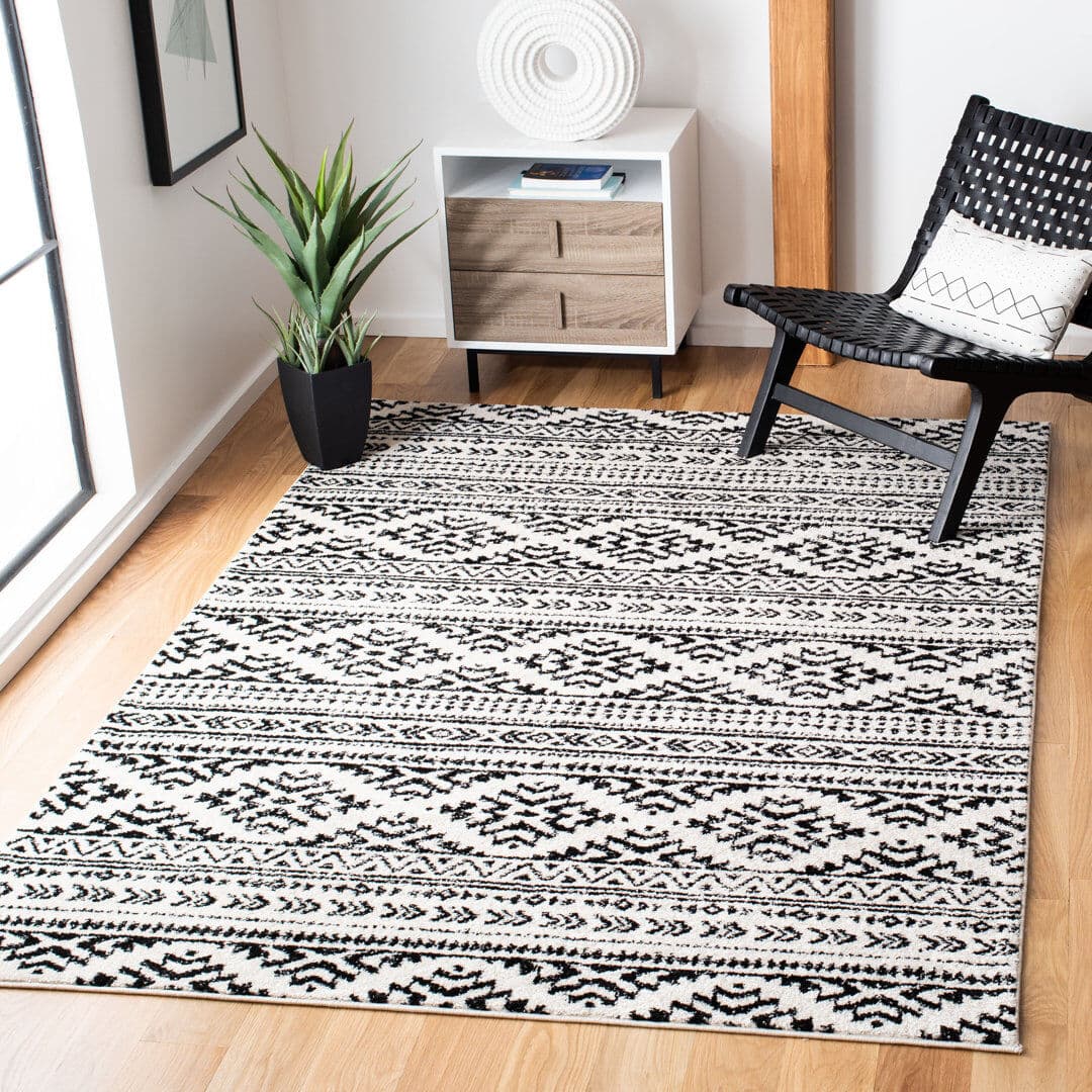 Bloomsbury Market Talkington Rectangle Geometric Looped / Hooked Area Rug Ivory Rectangle 183 x 274cm