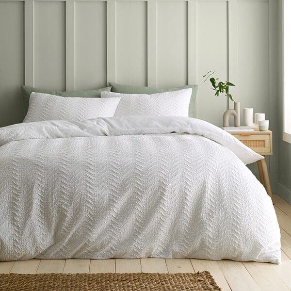 Catherine Lansfield Heatset Wave Duvet Set White
