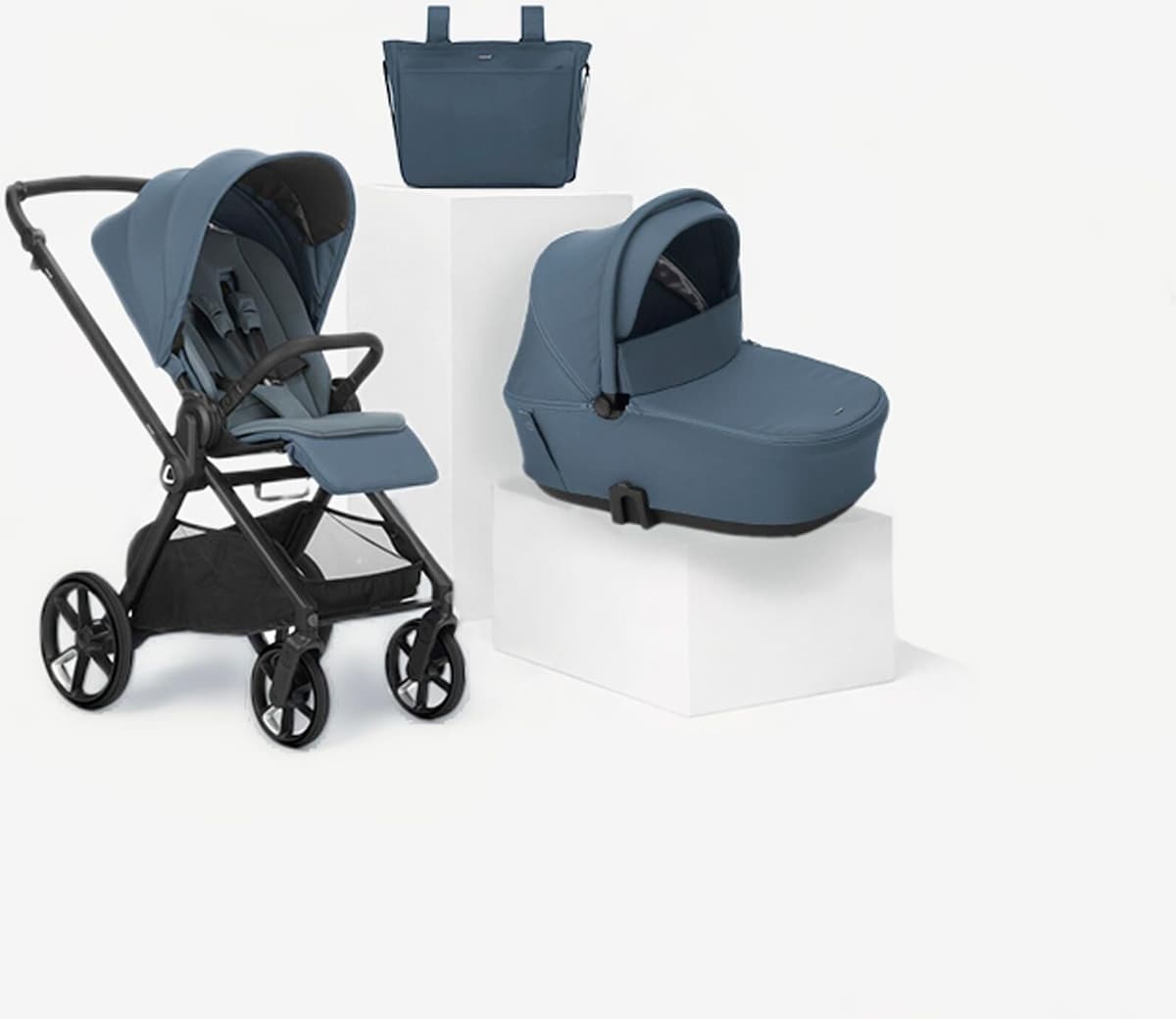 Jané Carro de bebé Muum con capazo y bolso azul y negro.  niño