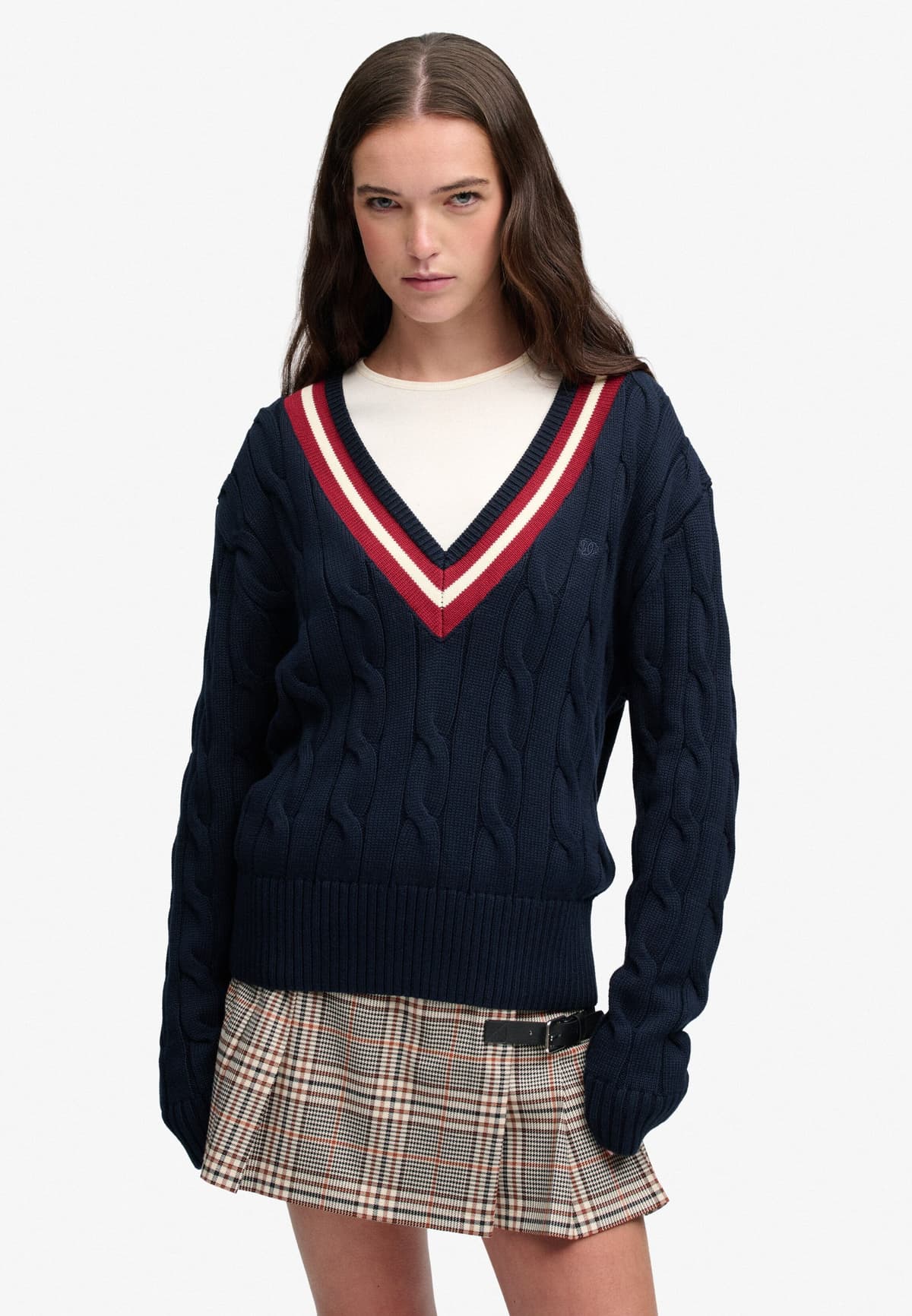 V-Ausschnitt-Pullover SUPERDRY "CLASSIC CABLE CRICKET KNIT", Damen, Gr. S, blau (eclipse navy), Strick, Obermaterial: 100% Baumwolle, unifarben mit Farbeinsatz, loose fit normal, V-Ausschnitt, Bündchen, Pullover V-Ausschnitt-Pullover, Baumwolle, loose fit