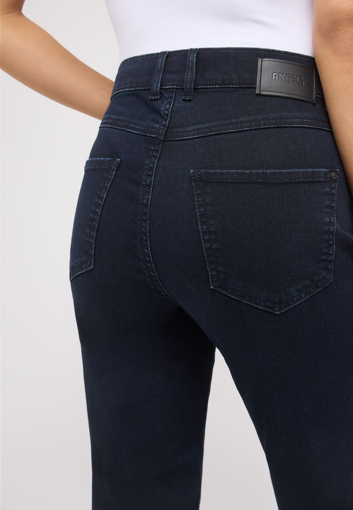 Straight-Jeans ANGELS "Lara", Damen, Gr. 46, Länge 30, blau (night blau), Denim/Jeans, Obermaterial: 92% Baumwolle, 6% Polyester, 2% Elasthan, straight fit lang, Jeans Straight-Jeans, mit weitem Bein night blau 46, Länge 30