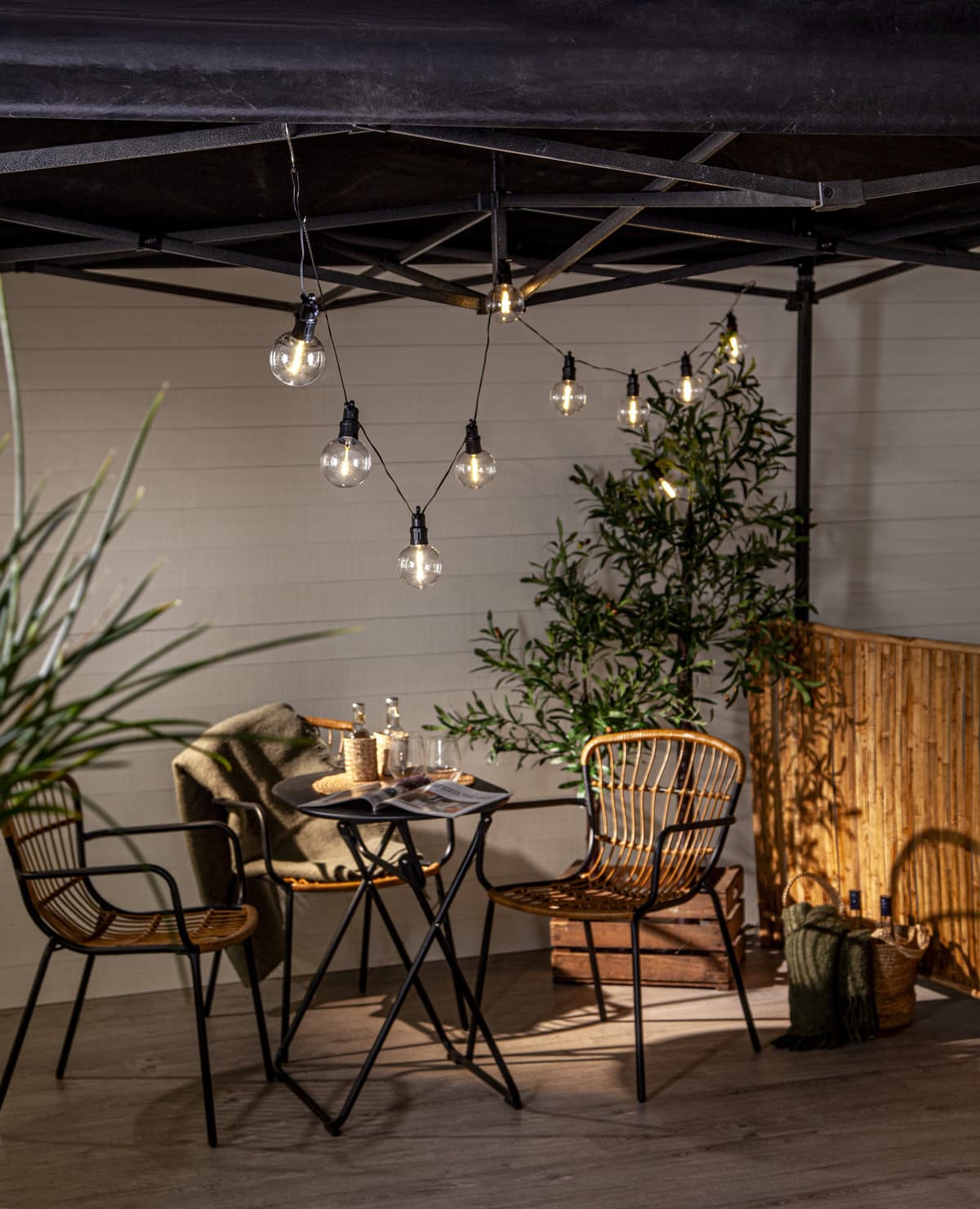 LED-Lichterkette "Circus Nevada", transparent, Dioden 10 Stk. Flammen 10 Stk., Gesamtlänge 4,5m, PARFORCE TRADITIONAL HUNTING, Lichterketten, Kunststoff, ca. 450x14 cm, 5m Zuleitung, Trafo, outdoor, LED-Lichterkette