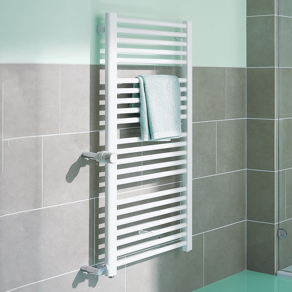 Kermi Basic-D Badheizkörper 177 x 74,9 x 3,5 cm, Anschluss links, Nabenabstand 5 cm