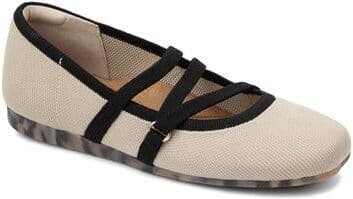 Women's Nicolette Zig Zag Stretch Knit Flat by Ros Hommerson in Taupe Knit (Size 8 M)