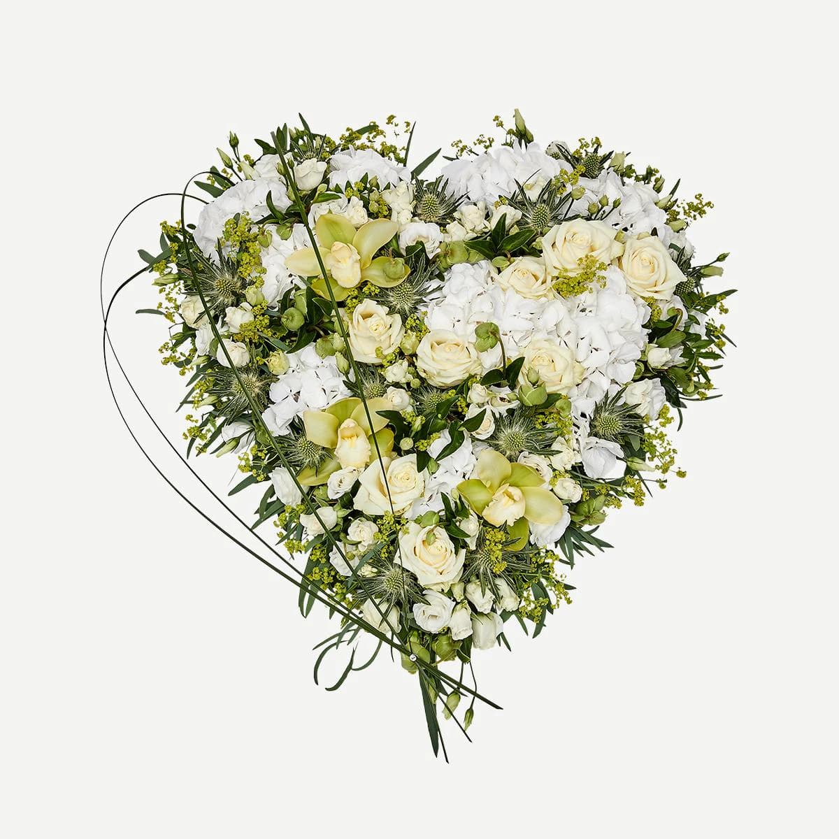Blomsterhjerte i klassisk stil - creme  Send Blomster  Interflora