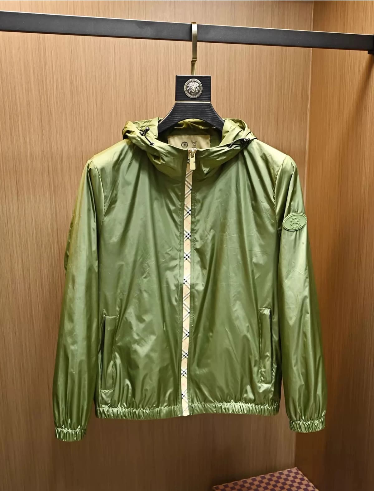 others Spring 2026 Men's Slim Fit Breathable Comfortable Jacket Thin Style Hooded Outerwear Windproof Casual Streetwear Polyester Fiber